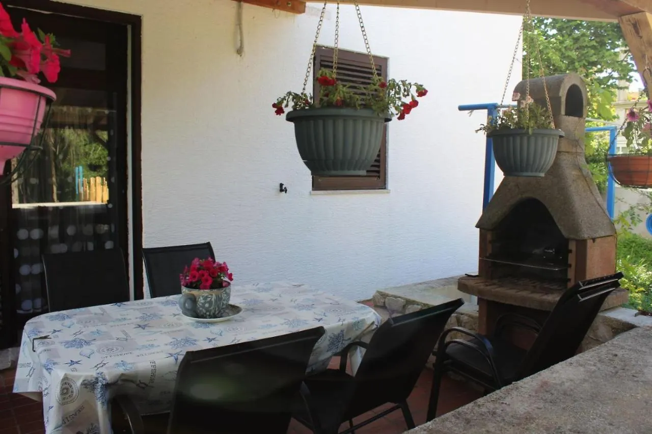 Apartman Hric -50M Od Plaze- Mali Losinj Apartment