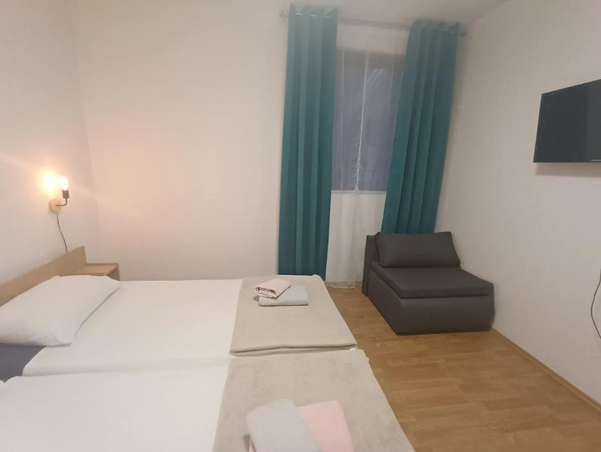 Apartman Hric -50M Od Plaze- Mali Losinj